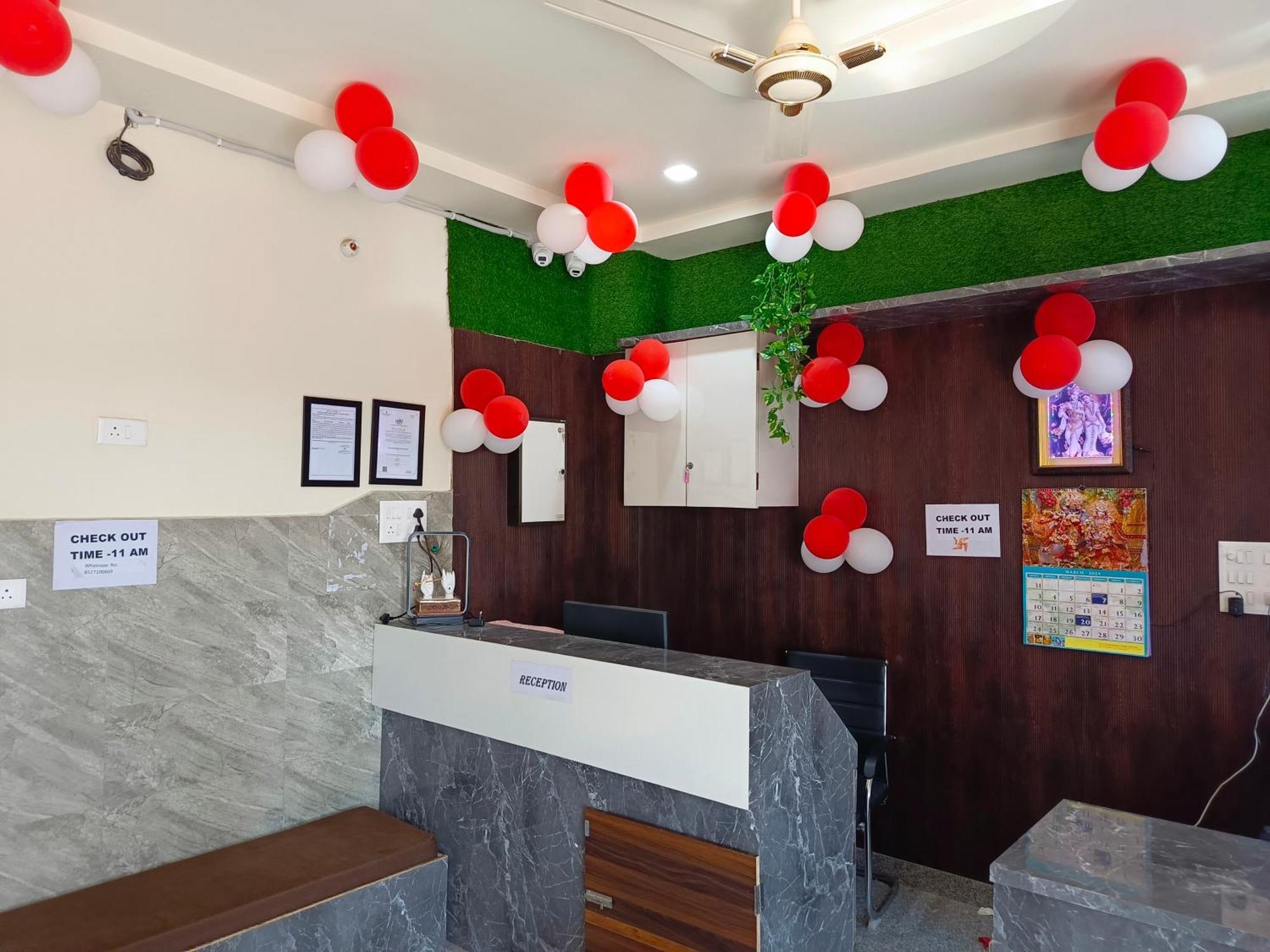 Shri Girraj Residency Mathura Exterior foto